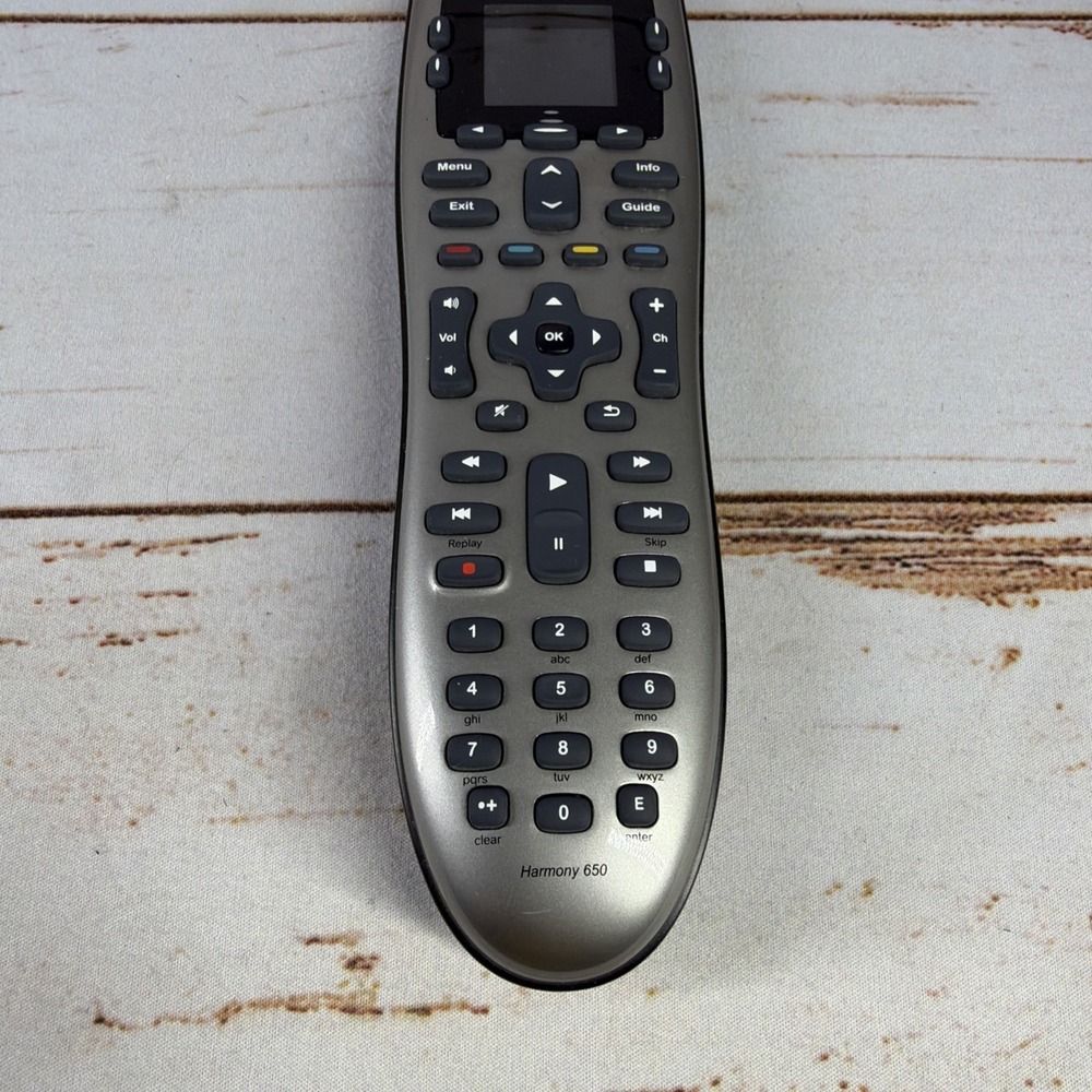 Logitech Harmony 650 Programmable Universal Remote Color Screen Tested Used - Picture 3 of 4